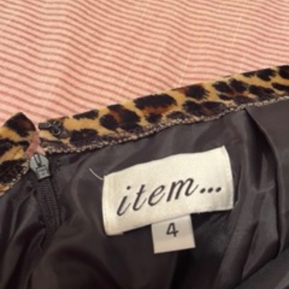 Cheetah Print Miniskirt felted material. - Picture 2 of 2